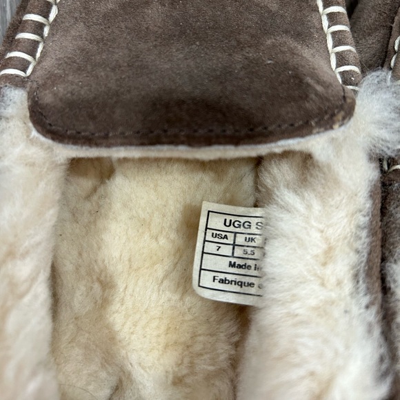 NWOT Chestnut UGG slip ons. - Picture 3 of 4